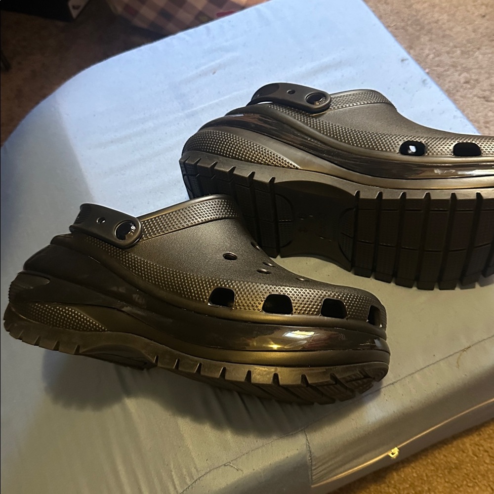 CROCS Black Platform Clogs - Picture 5 of 8